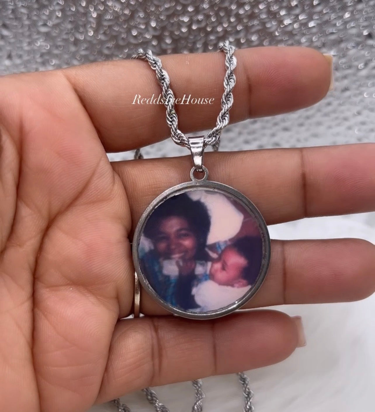 High Quality Waterproof Non Tarnish/Fade Small Photo Necklace
