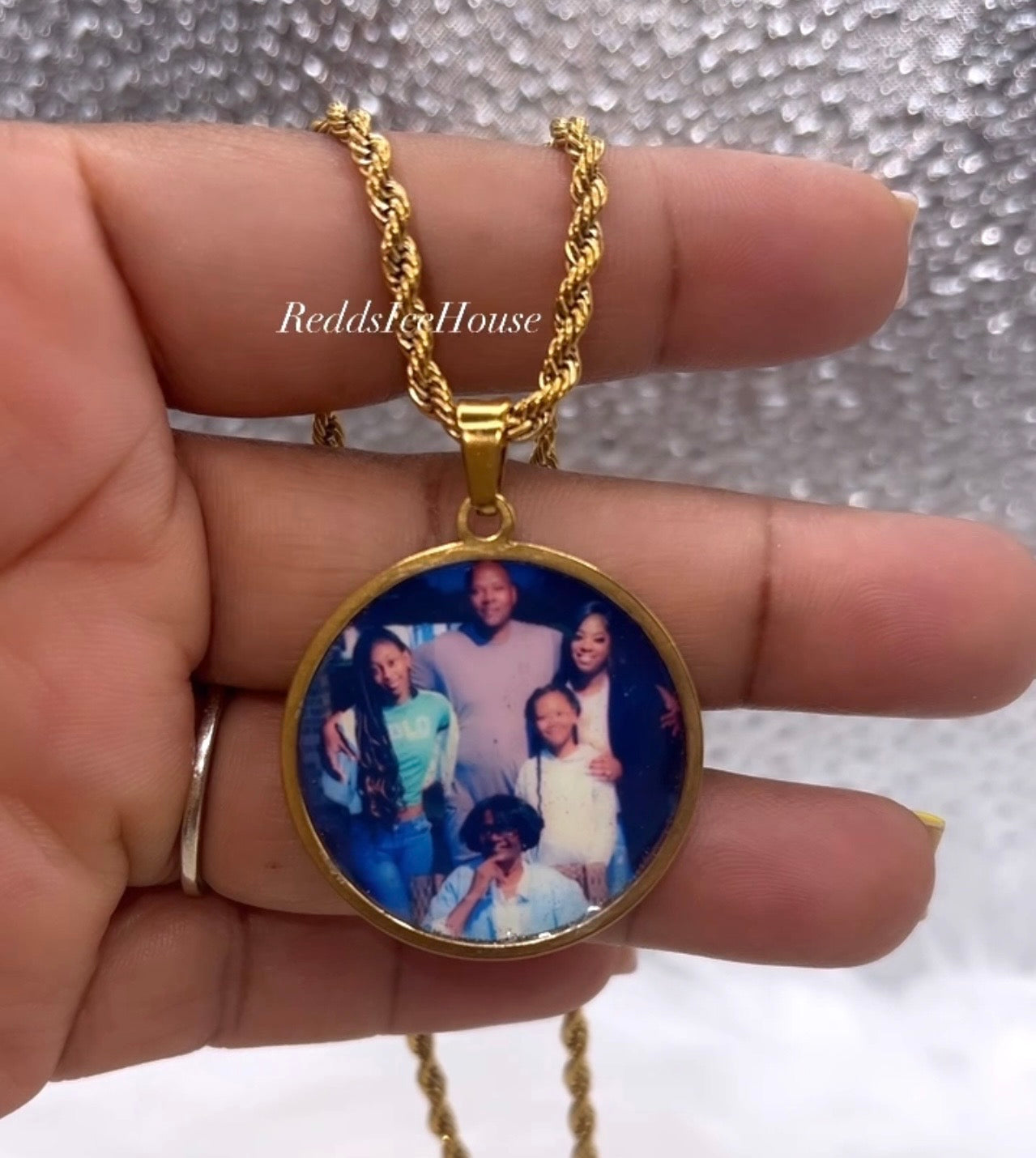 High Quality Waterproof Non Tarnish/Fade Small Photo Necklace