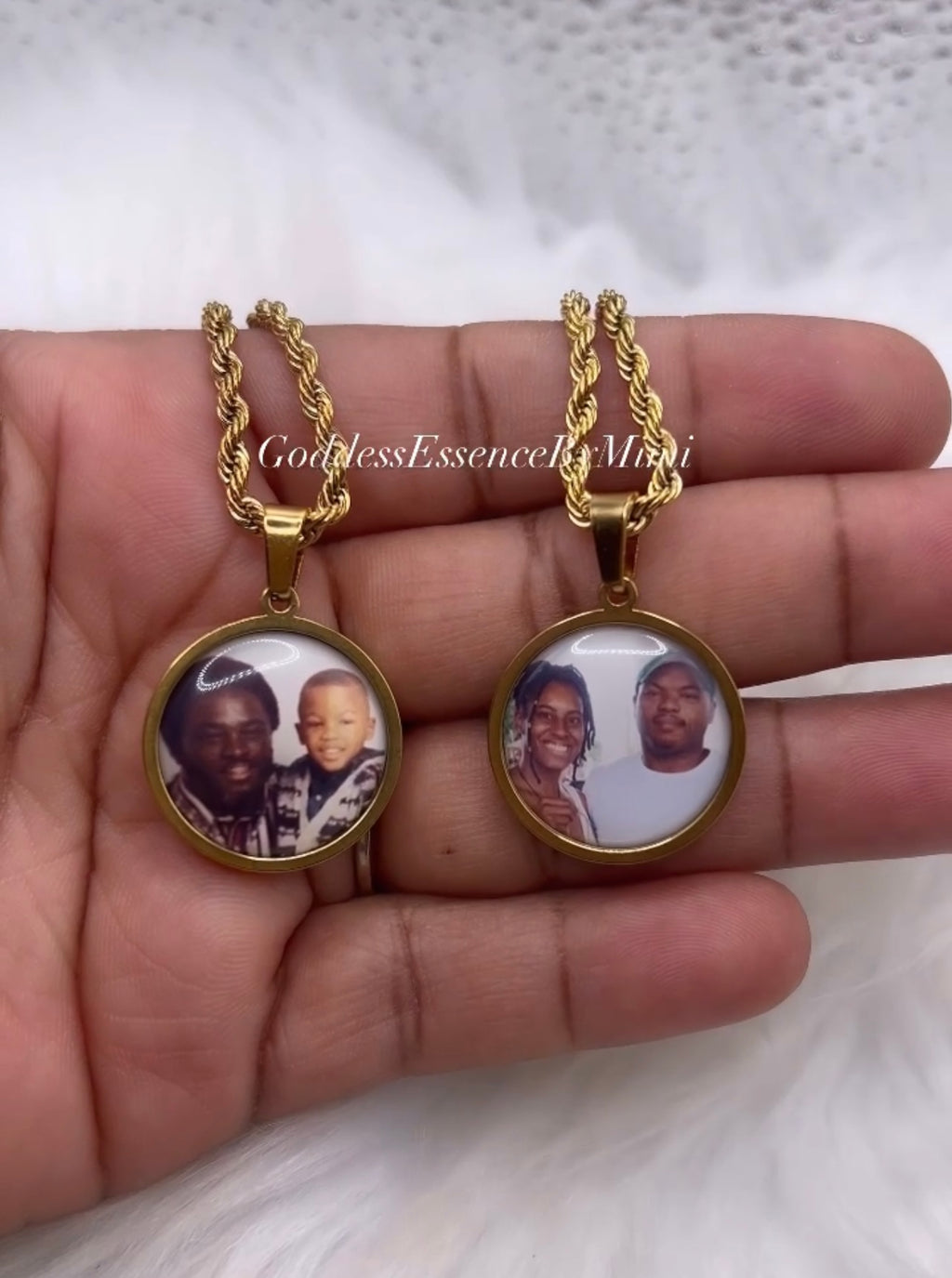 High Quality Waterproof Non Tarnish/Fade Small Photo Necklace