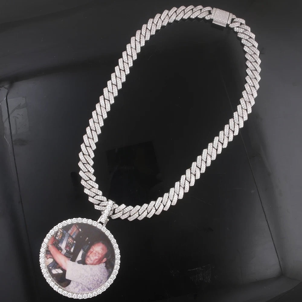 High Quality 68mm Photo Necklace/ Non Tarnish hypoallergenic
